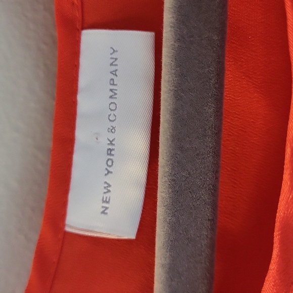 New York & Co Leopard Print and Red Women's Top - Picture 2 of 3